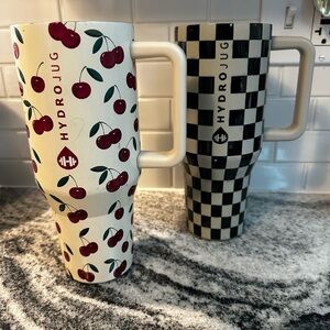 2 hydrojugs, no lids